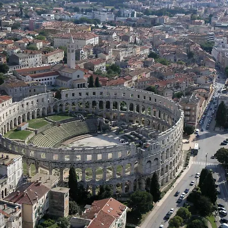 Akvileia Pula